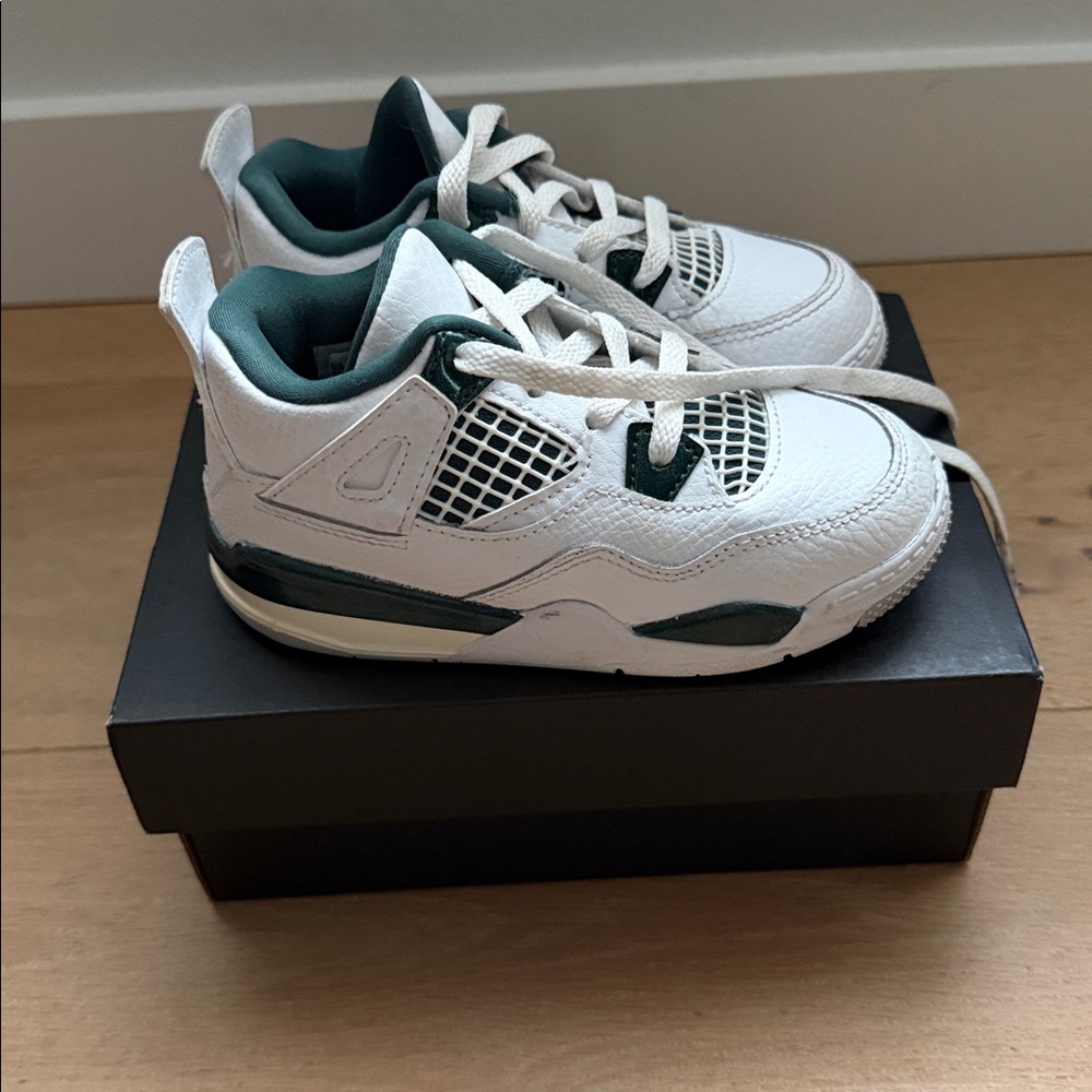Jordan 4 Retro - Picture 4 of 7